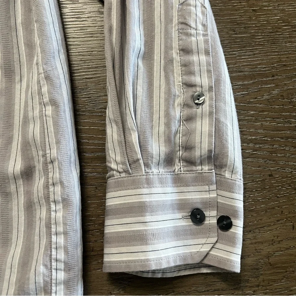 Eighty Eight Y2K Men's Gray Striped Button Down Shirt with Crest design size L - Picture 7 of 11